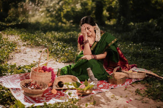 Traditional Green with dark pink  Madhavi Semi Handloom Saree crafted with Premium Cotton, detailed with Gold Zari and Rich Pallu, comes with Running Blouse – Kaithari Nesavu.