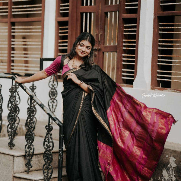 Madhavi Gold Zari Black Saree - Kaithari Nesavu