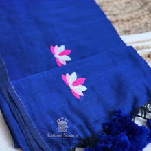 Buy Navy Blue Mul Cotton Handloom Saree with Lotus Embroidery from Kaithari Nesavu – Stylish festive wear for summer. ₹1099 limited deal.