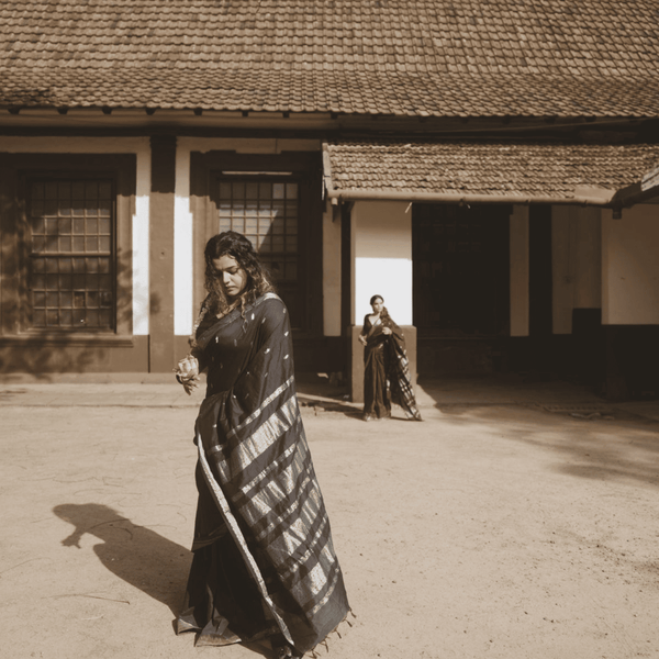 Sneha Series Dark Blue : A Timeless Creation by Kaithari Nesavu 