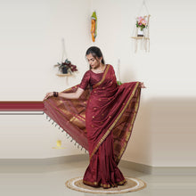 Madhavi Semi Handloom Saree : Gold and Cotton Perfection