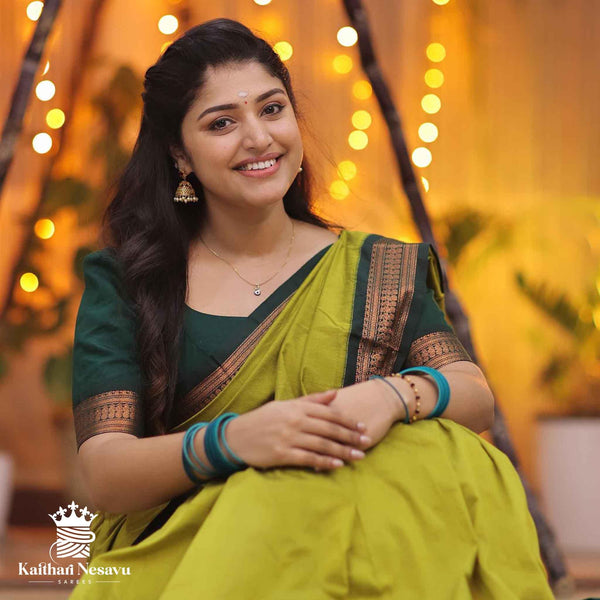 Shreya Anchan as Valli in Valliyin Velan (Zee Tamil) wearing Kaithari Nesavu Saree